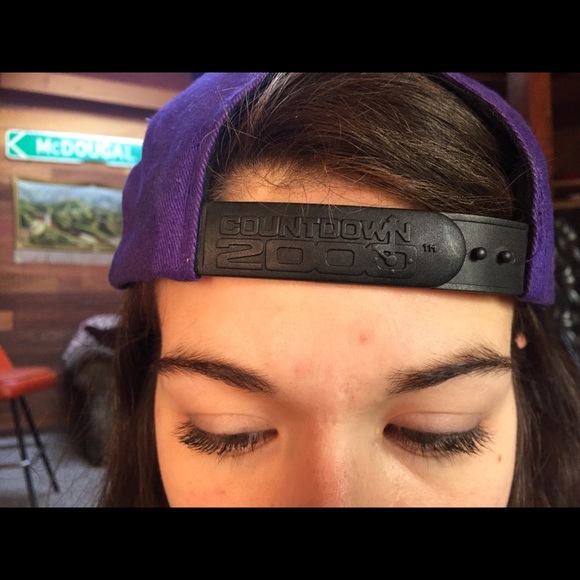 Millennium countdown hat - Picture 5 of 8